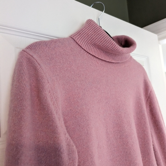 Hudson North Wool Turtle Neck Sweater Size Medium - Picture 3 of 7